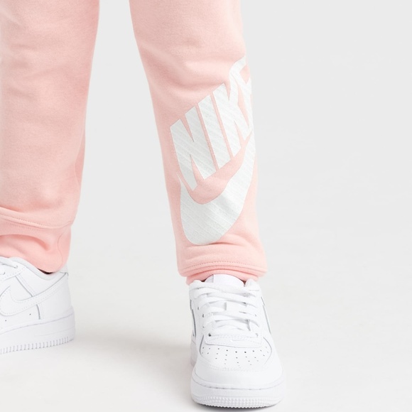 Nike Other - Nike Jogger Sweatpants Girls New with tags